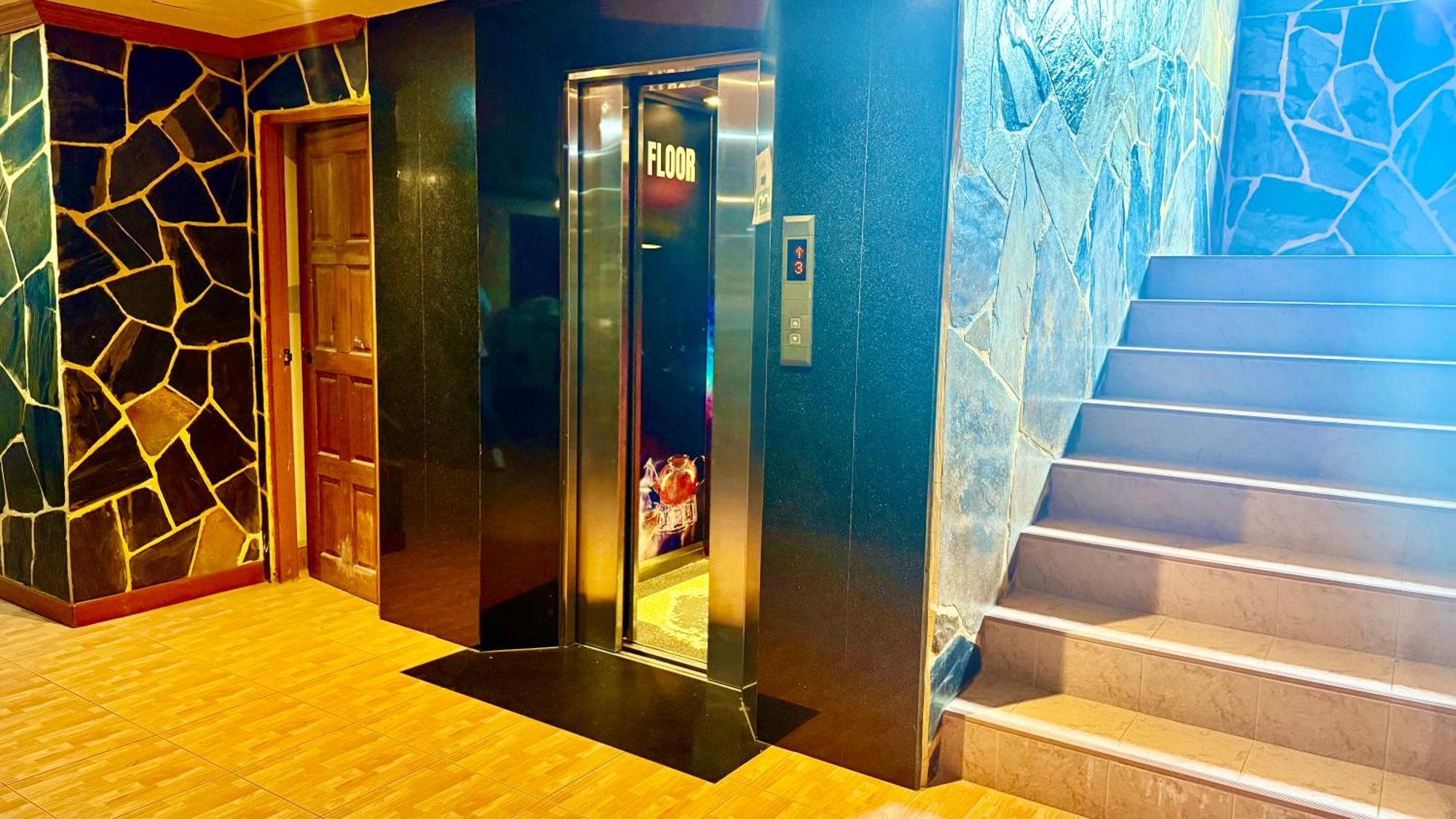 Hotel Tiger Lounge