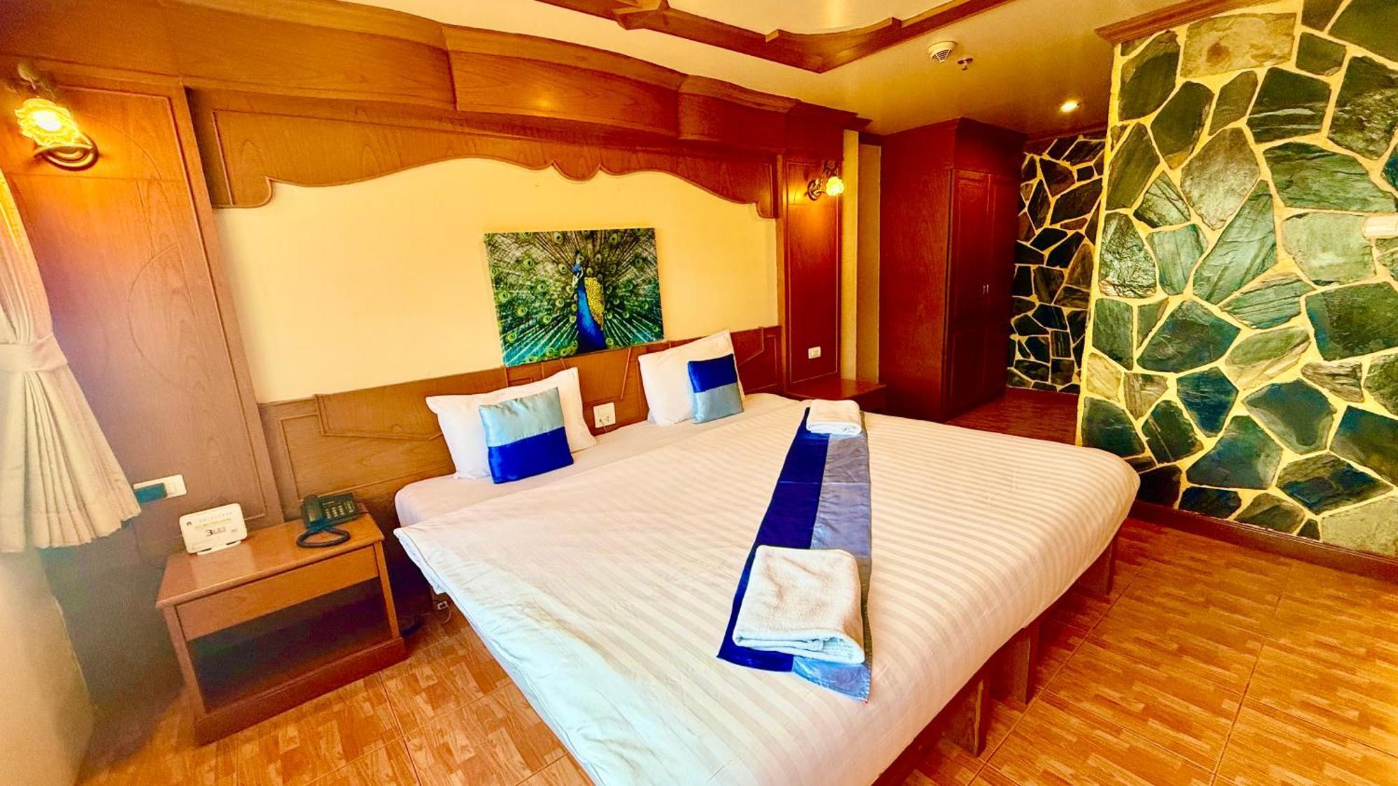 Tiger Lounge Hotel