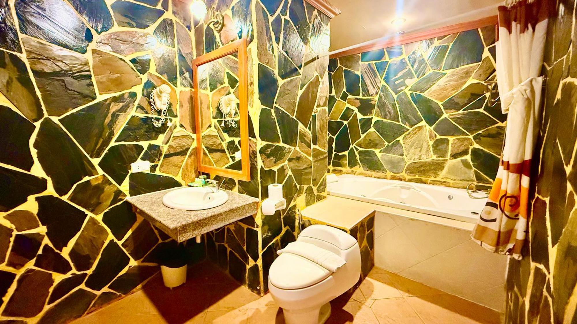 Tiger Lounge Hotel Patong