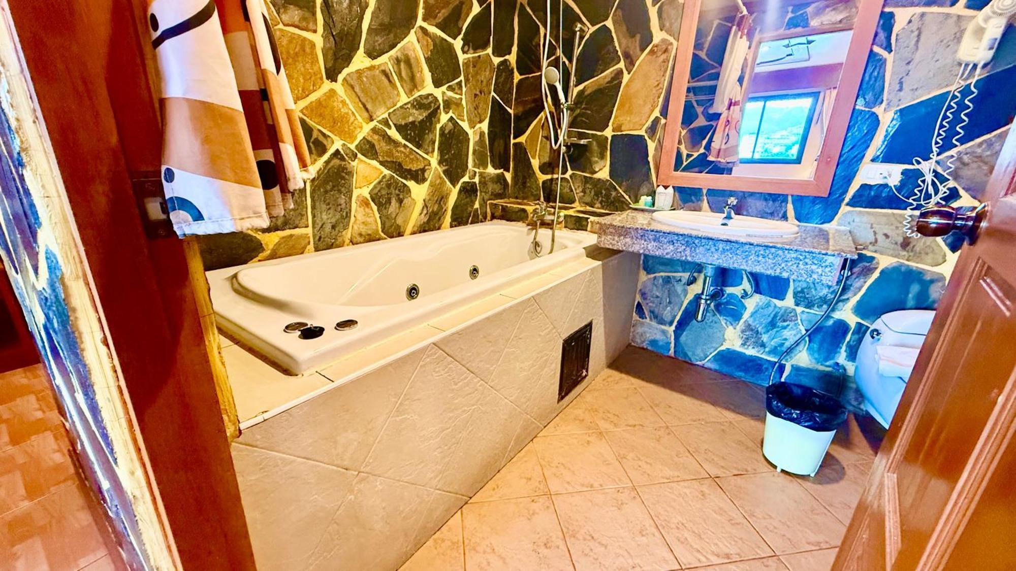 Tiger Lounge Hotel Patong